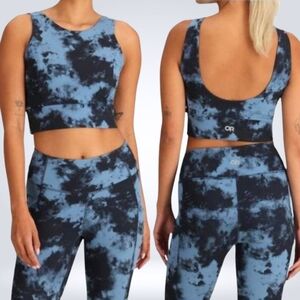 NEW OUTDOOR RESEARCH Womens Vantage Printed Crop Top Olympic Cloud Tie-Dye Sz S